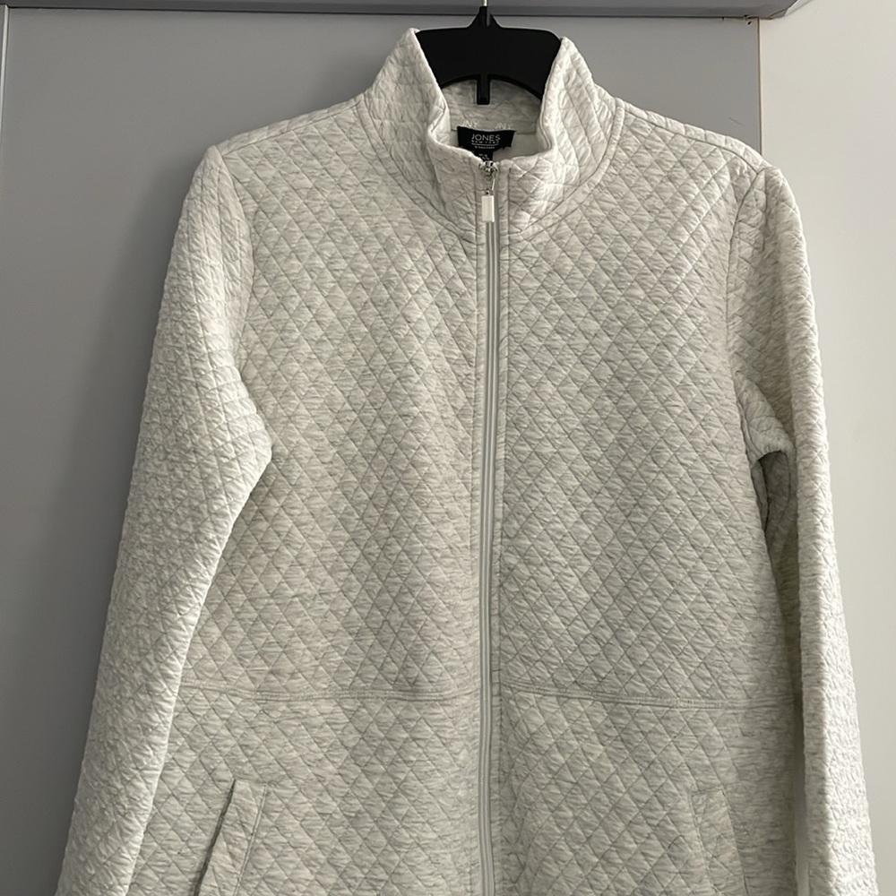 Jones New York, pearl grey sweater - Picture 2 of 8
